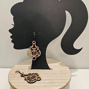 Brand new earrings item #104b